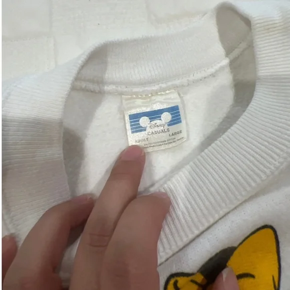 VTG 80’s White Minnie Mouse Sweatshirt with Red Hearts V-Day - Picture 3 of 5